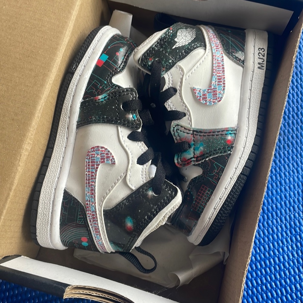 Jordan 1 mid size 6c